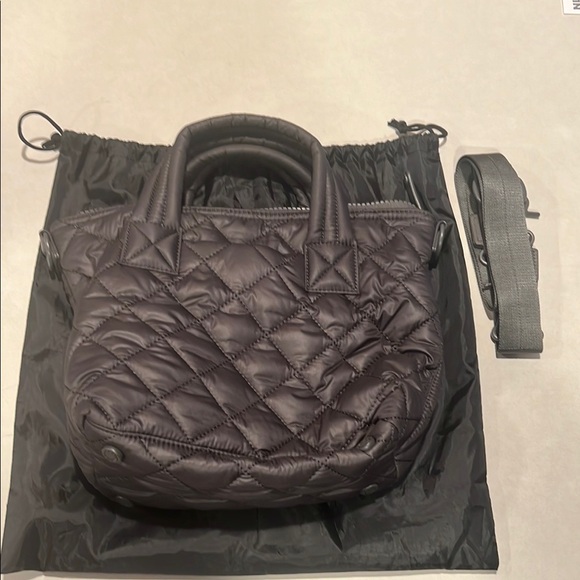 Quince puffer tote/crossbody - Picture 1 of 5
